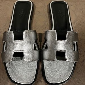 HERMES Oran Sandals Metallic Epsom Gris Argente 36.5 6.5